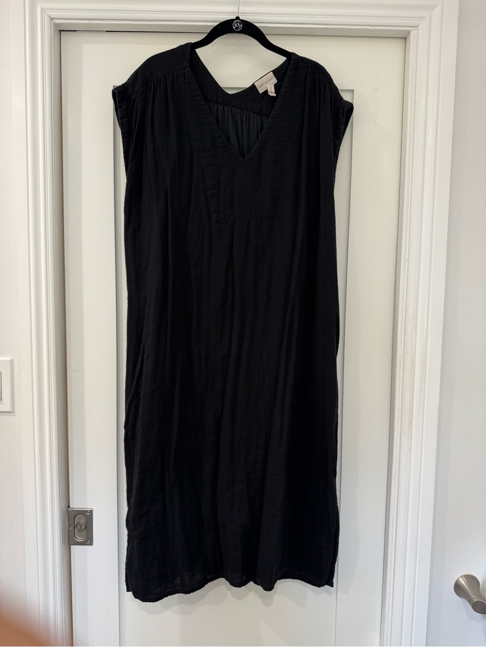 Relaxed V-Neck Black Maxi Dress